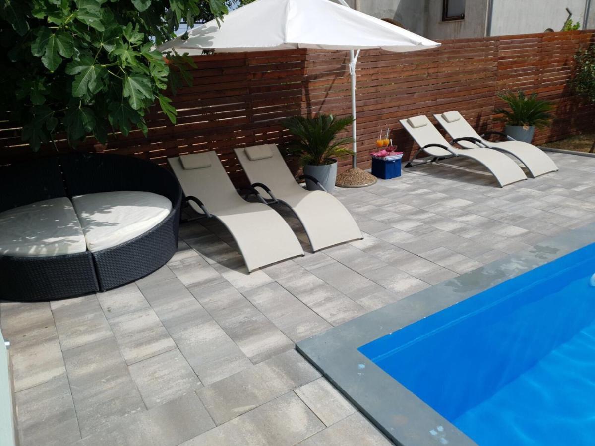 Apartmans Dina And Hana Radeki Polje 50 Apartment Loborika Ngoại thất bức ảnh