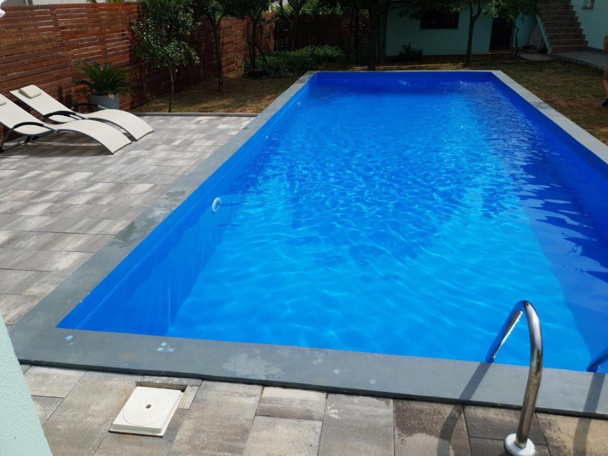 Apartmans Dina And Hana Radeki Polje 50 Apartment Loborika Ngoại thất bức ảnh