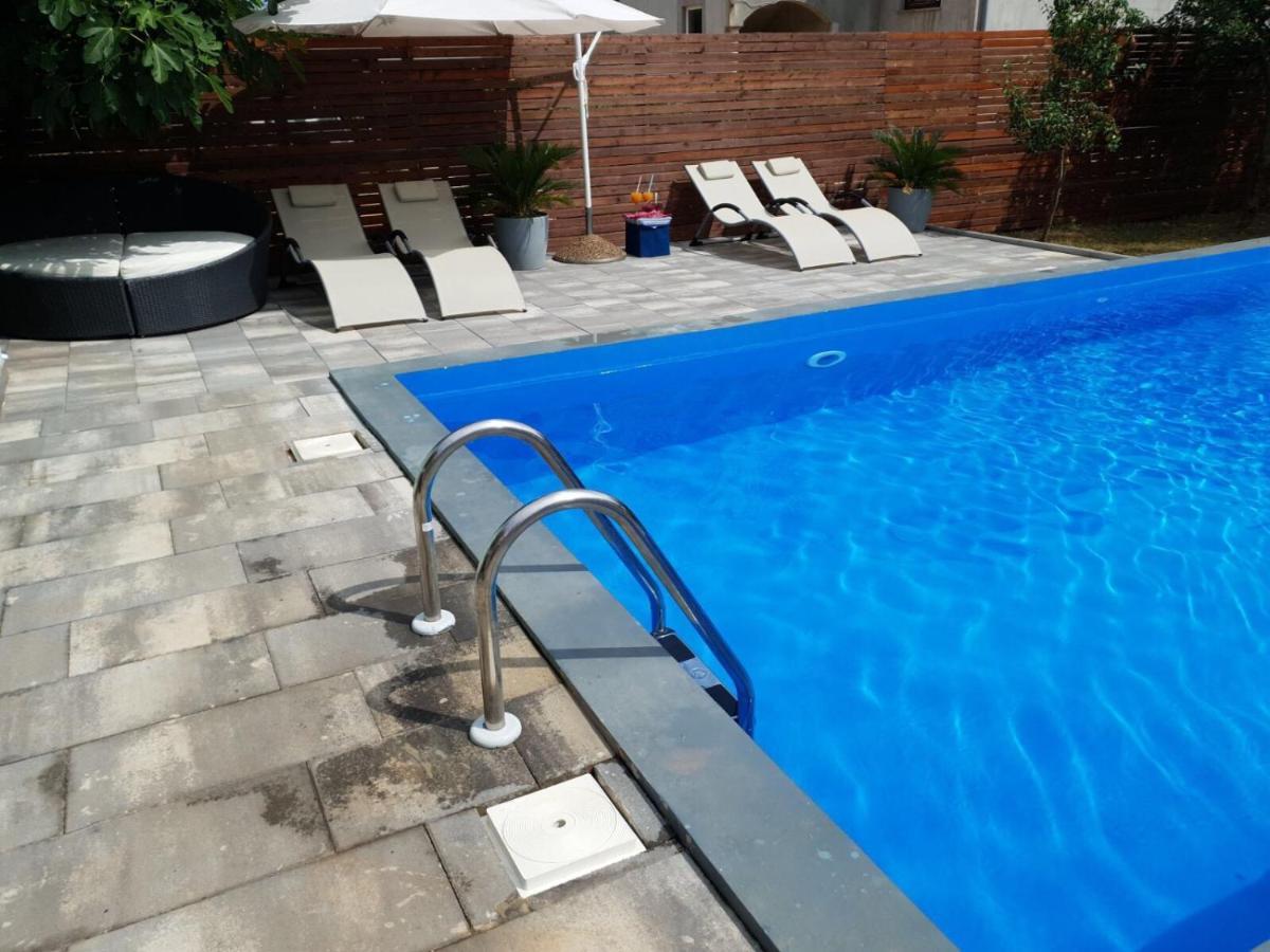 Apartmans Dina And Hana Radeki Polje 50 Apartment Loborika Ngoại thất bức ảnh