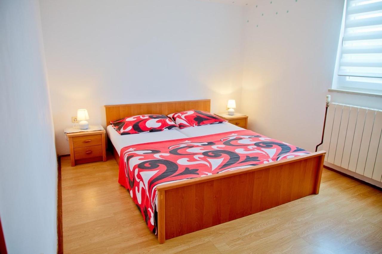 Apartmans Dina And Hana Radeki Polje 50 Apartment Loborika Ngoại thất bức ảnh