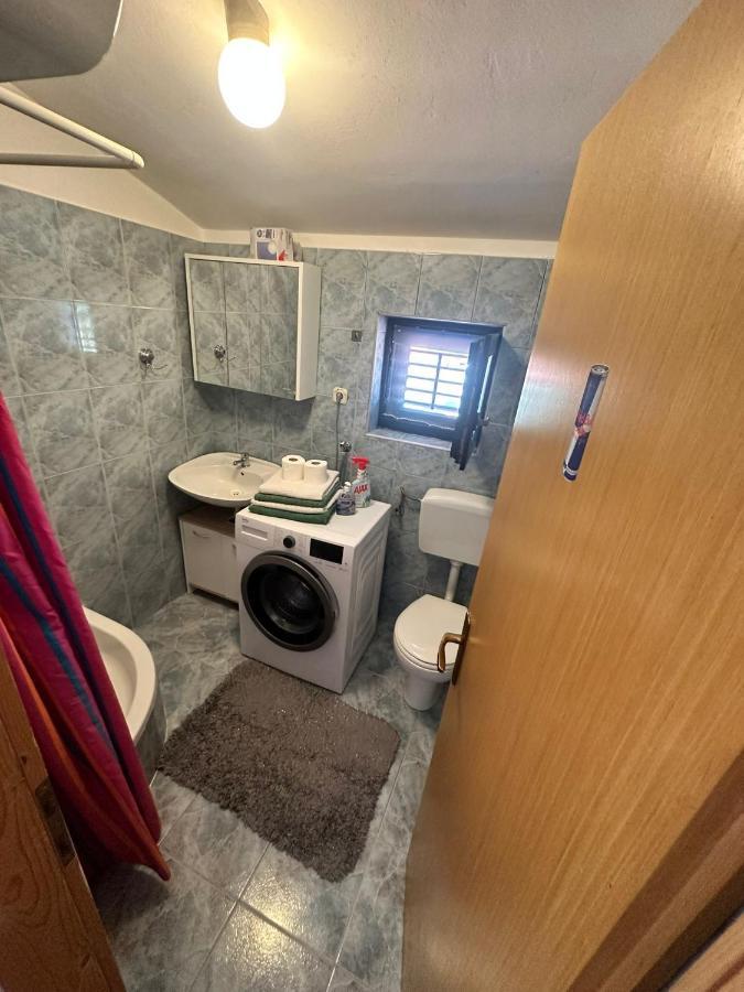 Apartmans Dina And Hana Radeki Polje 50 Apartment Loborika Ngoại thất bức ảnh
