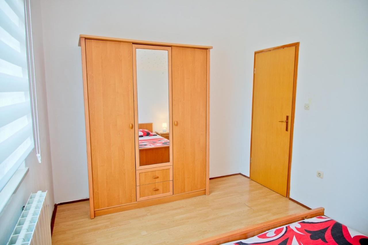 Apartmans Dina And Hana Radeki Polje 50 Apartment Loborika Ngoại thất bức ảnh