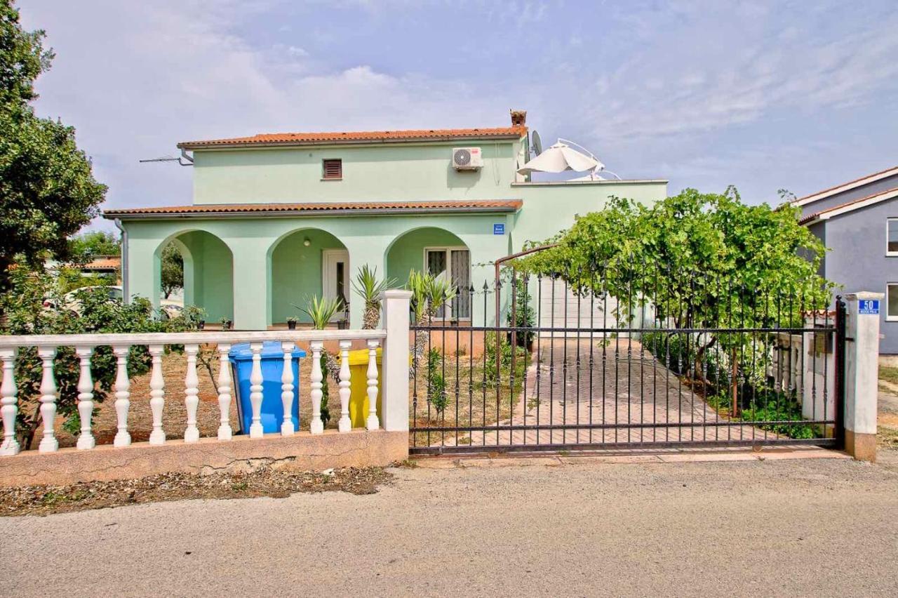 Apartmans Dina And Hana Radeki Polje 50 Apartment Loborika Ngoại thất bức ảnh