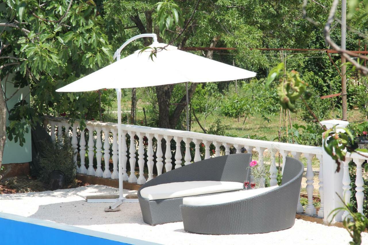 Apartmans Dina And Hana Radeki Polje 50 Apartment Loborika Ngoại thất bức ảnh